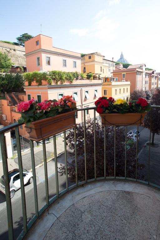 Appartamento La Finestra Su San Pietro โรม ภายนอก รูปภาพ